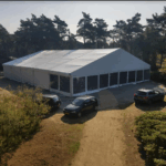 Alu tent 20 meter breed 30 meter lang wit